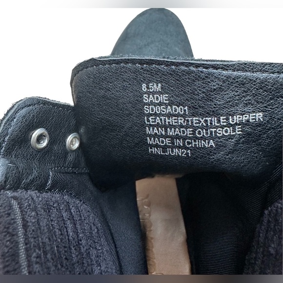 Splendid Sadie Lace up Lug sole boot in black Size 8.5 NWOB - Picture 6 of 6